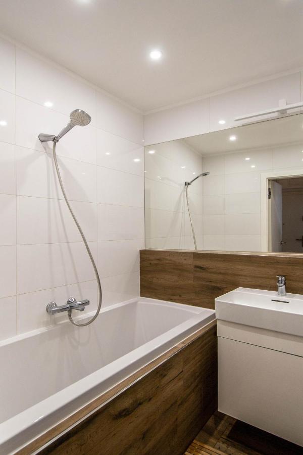 Executive Bright Apt. By Ruterra Prag Exteriör bild