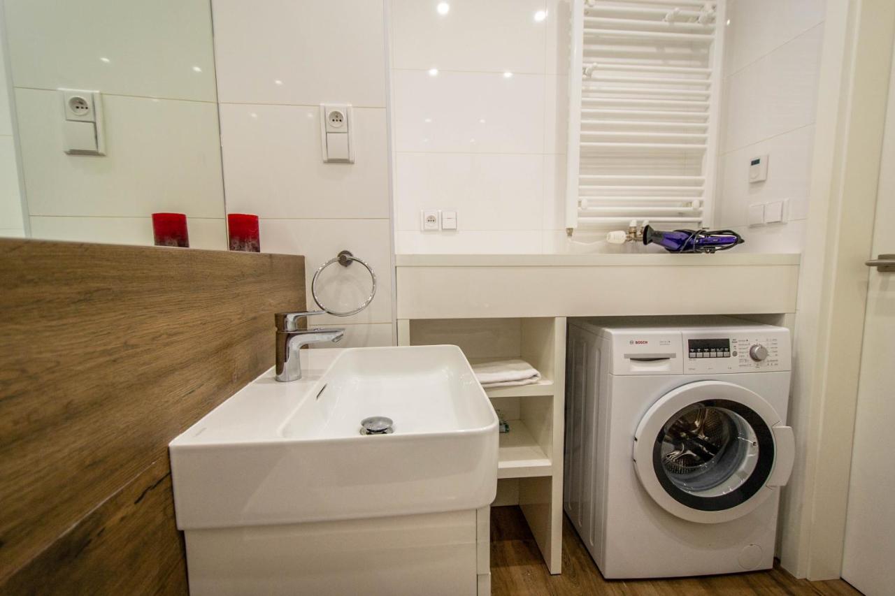 Executive Bright Apt. By Ruterra Prag Exteriör bild