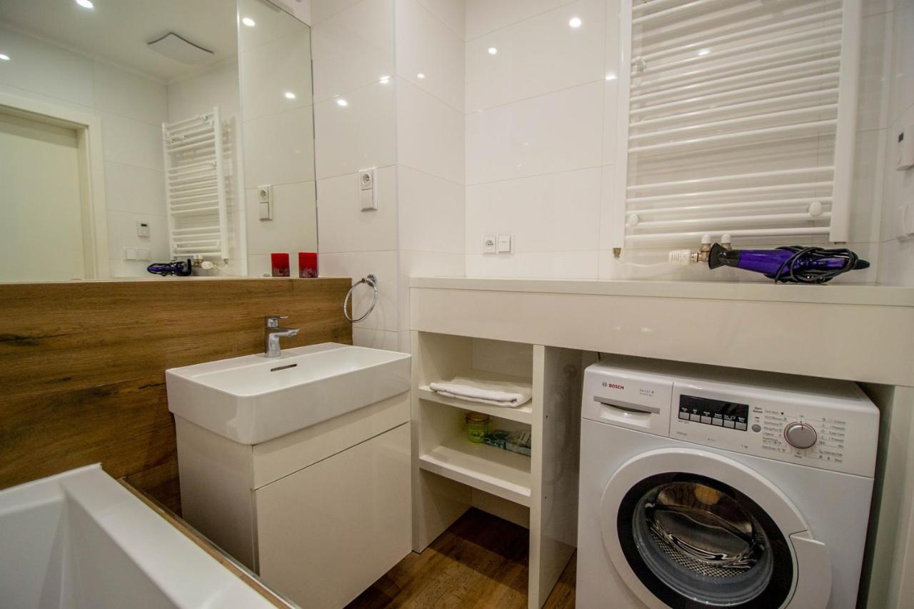 Executive Bright Apt. By Ruterra Prag Exteriör bild