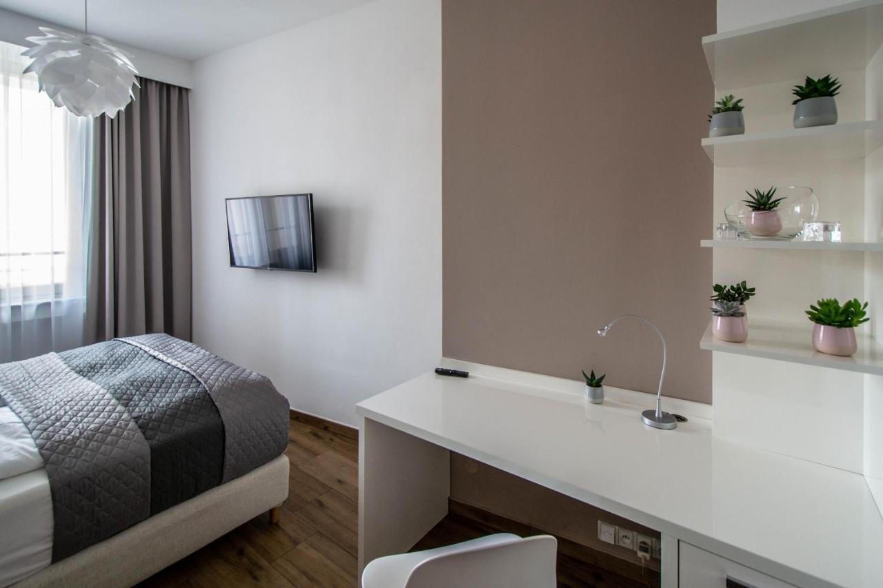Executive Bright Apt. By Ruterra Prag Exteriör bild