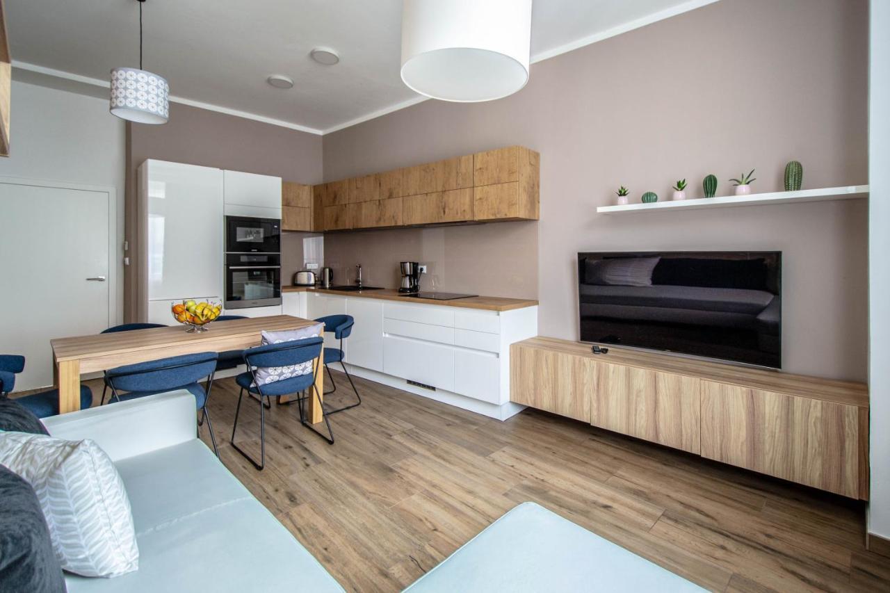 Executive Bright Apt. By Ruterra Prag Exteriör bild