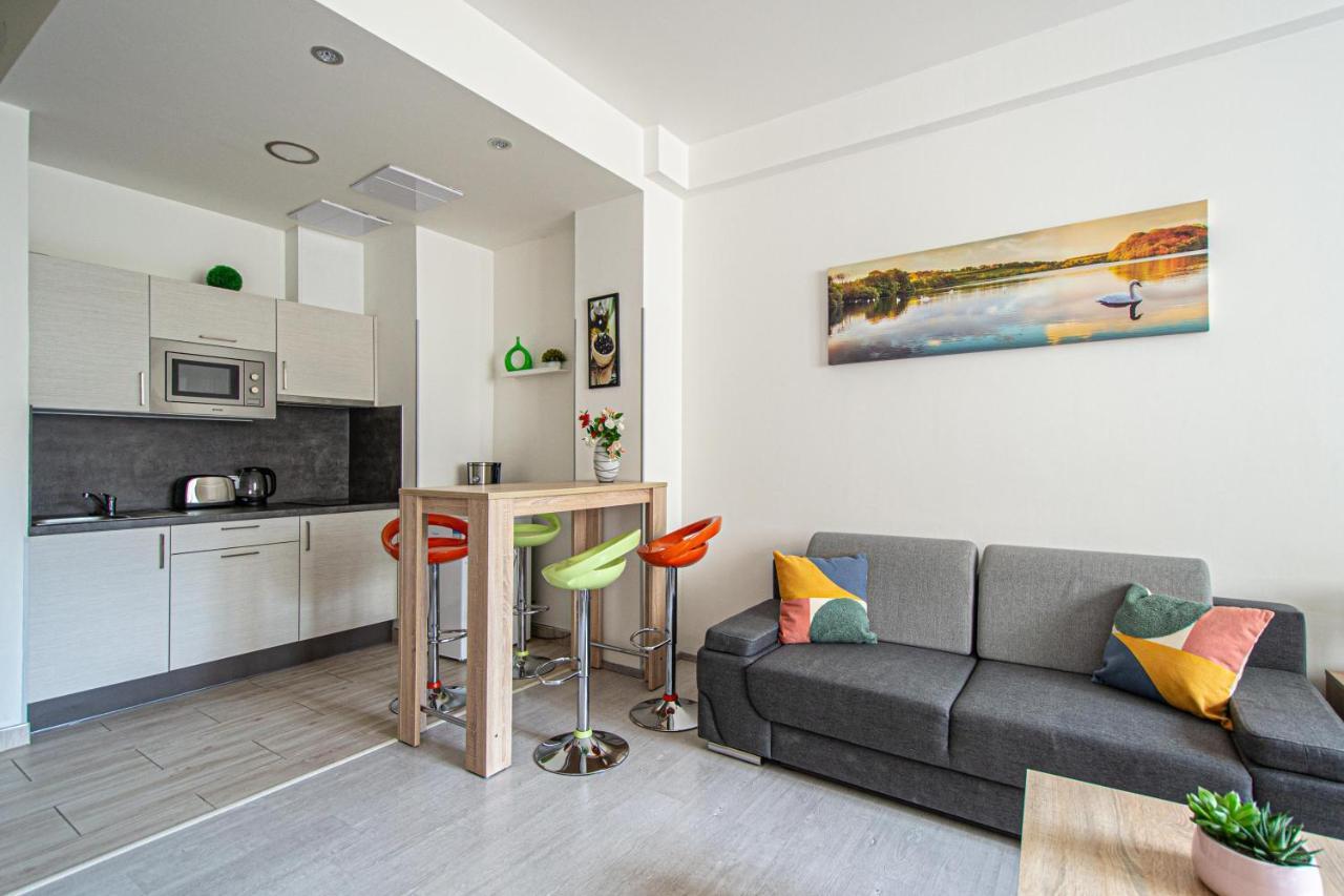 Executive Bright Apt. By Ruterra Prag Exteriör bild