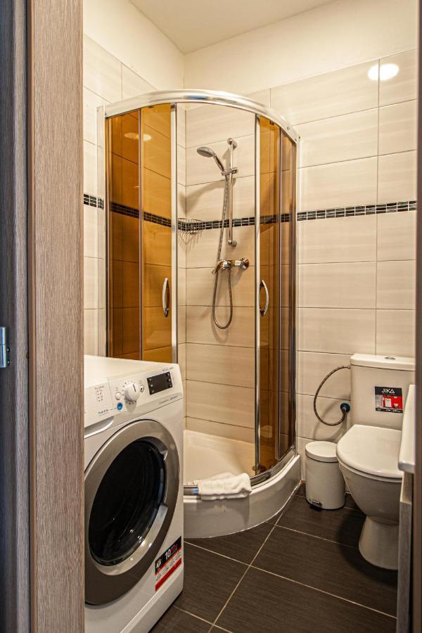 Executive Bright Apt. By Ruterra Prag Exteriör bild