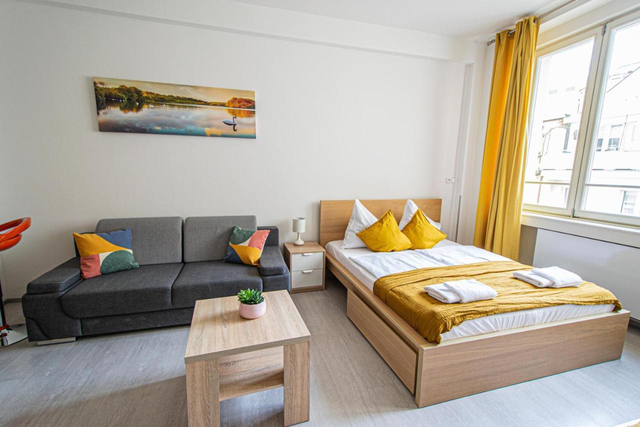 Executive Bright Apt. By Ruterra Prag Exteriör bild