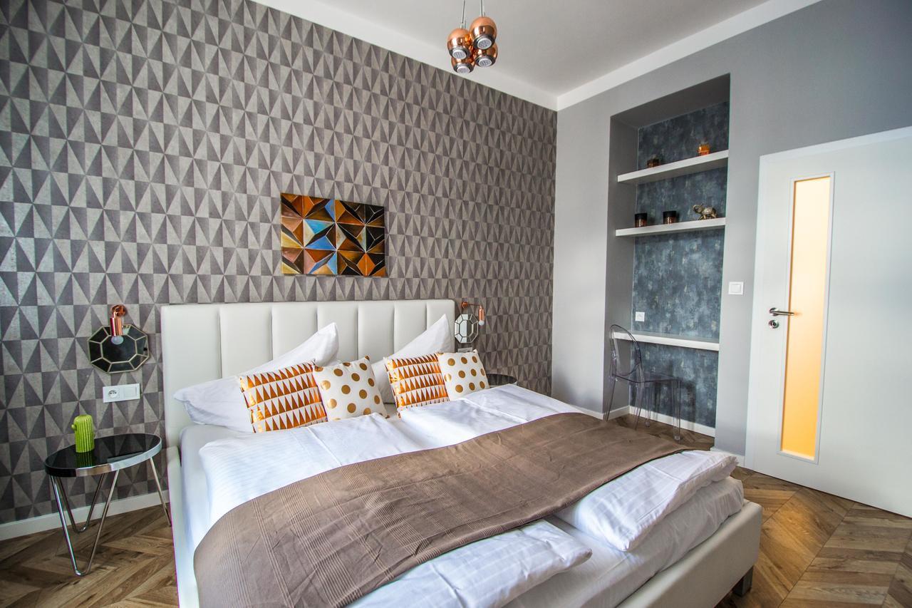 Executive Bright Apt. By Ruterra Prag Exteriör bild